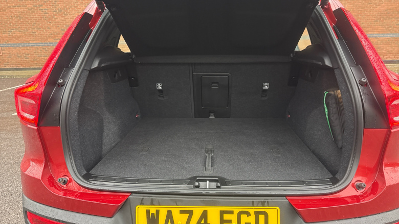 Volvo XC40 2.0 B4P Plus Dark 5dr Auto Petrol Estate